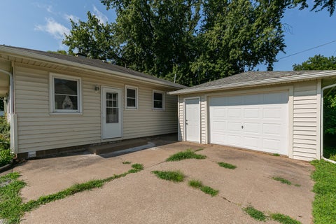 Tiny photo for 5011 48th Street, Moline, IL 61265 (MLS # 12712455)