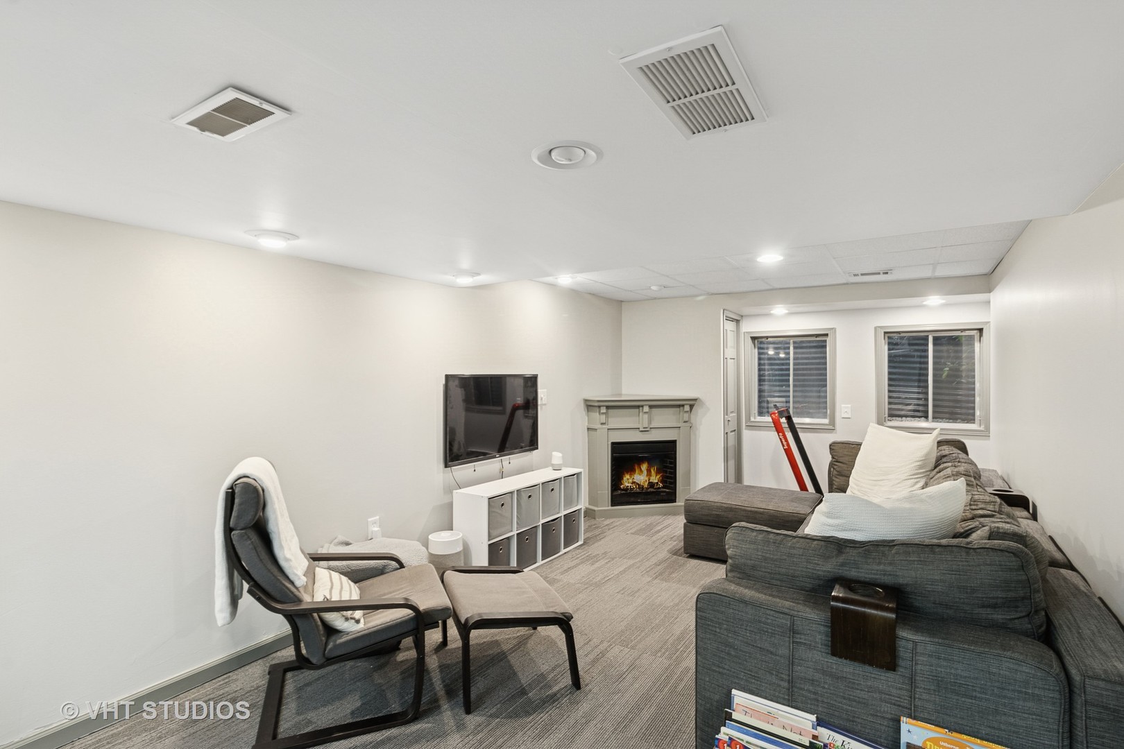 Palatine, Illinois 60067, United States, 3 Bedrooms Bedrooms, ,3 BathroomsBathrooms,Residential,Contingent,219556