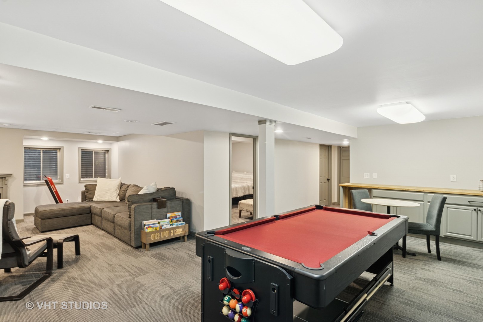 Palatine, Illinois 60067, United States, 3 Bedrooms Bedrooms, ,3 BathroomsBathrooms,Residential,Contingent,219556