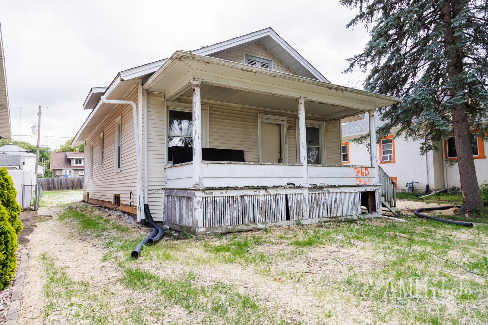 360 S ELM Avenue