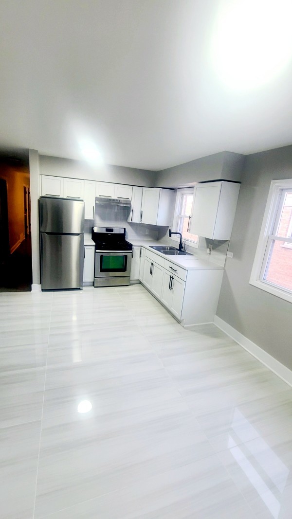 13945 S Dearborn Street