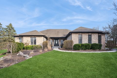 Tiny photo for 24963 N Abbey Glenn Drive, Hawthorn Woods, IL 60047 (MLS # 12593483)