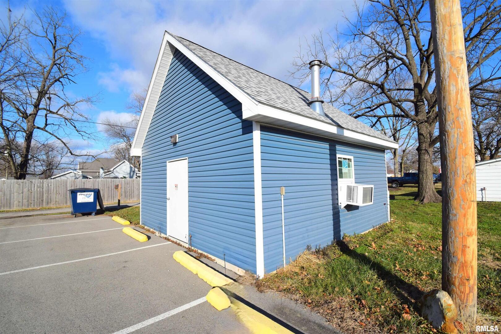 102 N PARK Street
