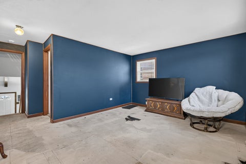 Tiny photo for 5941 S Parkside Avenue, Chicago, IL 60638 (MLS # 12756482)