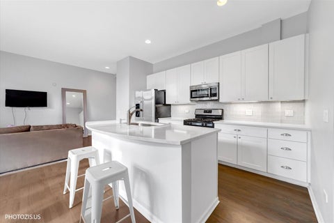 Tiny photo for 2251 W St Paul Avenue #3C, Chicago, IL 60647 (MLS # 12743175)