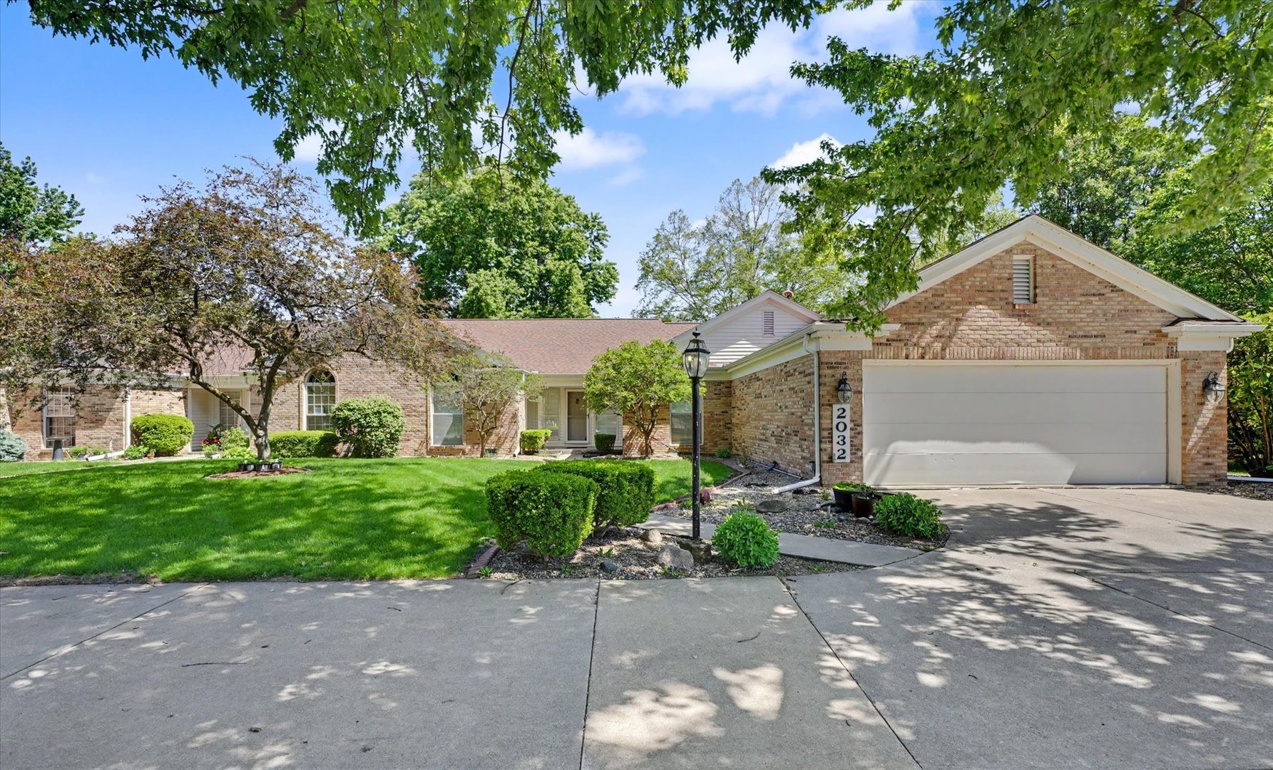 2032 Bentbrook Drive 2032