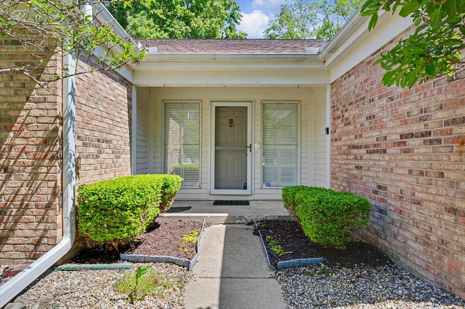 2032 Bentbrook Drive 2032