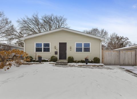 Photo of 46 N Ridgemoor Avenue, Mundelein, IL 60060 (MLS # 12552671)