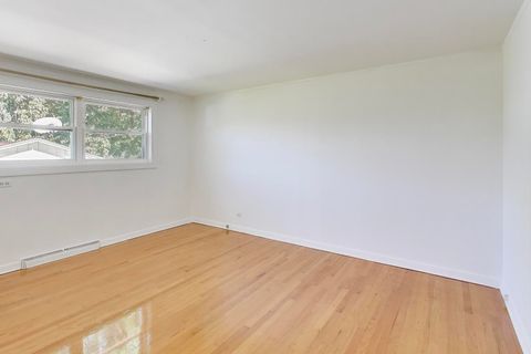 Tiny photo for 7332 Davis Street, Morton Grove, IL 60053 (MLS # 12513474)