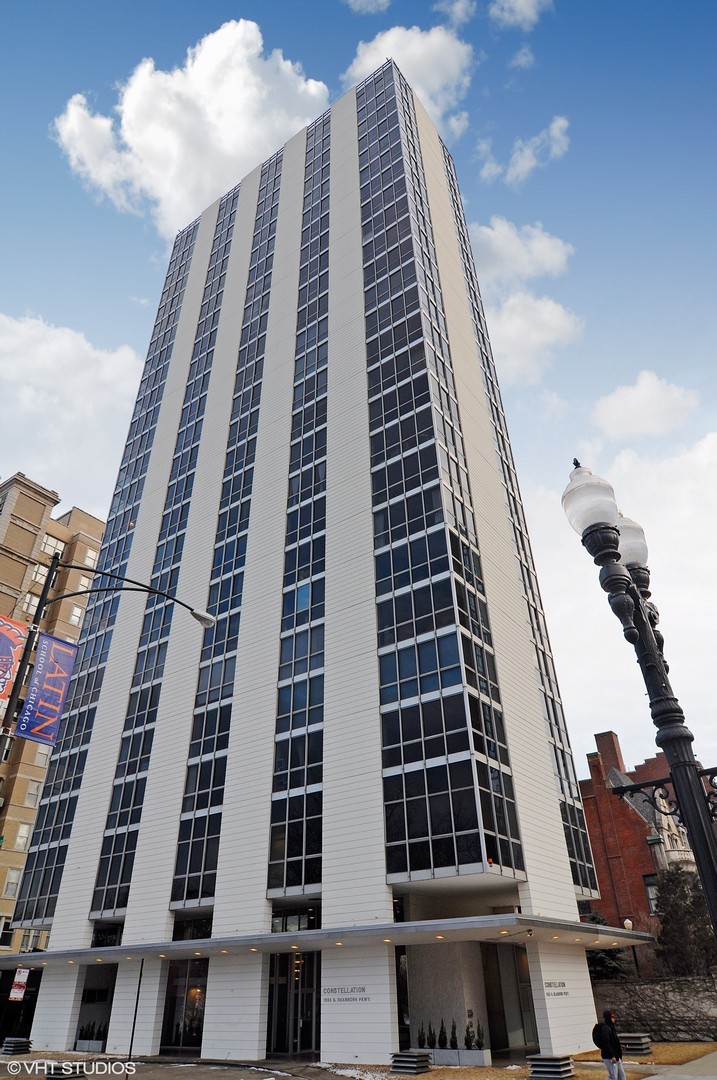 1555 N Dearborn Parkway 23C