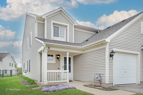 Photo of 4 Crimson Court, Lake In The Hills, IL 60156 (MLS # 12633654)