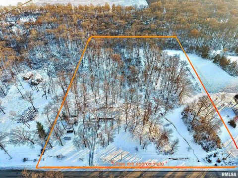 Tiny photo for 3831 E STATE Highway, Shumway, IL 62461 (MLS # EB460672)