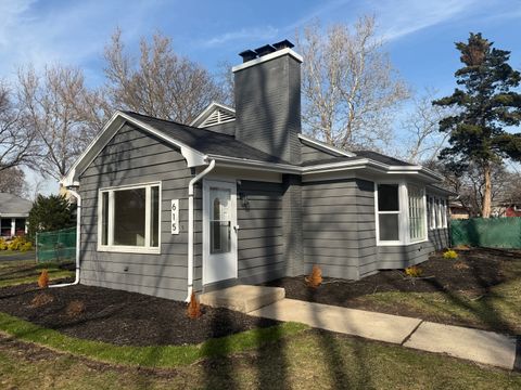 Photo of 615 Polo Drive, Wheaton, IL 60187 (MLS # 12579586)