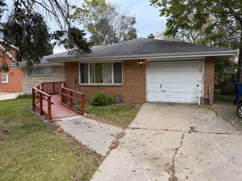 Photo of 27 Worack PL, Waukegan, IL 60085 (MLS # 12795689)
