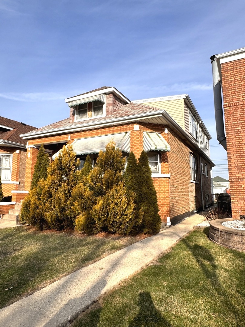 6013 S Kostner Avenue