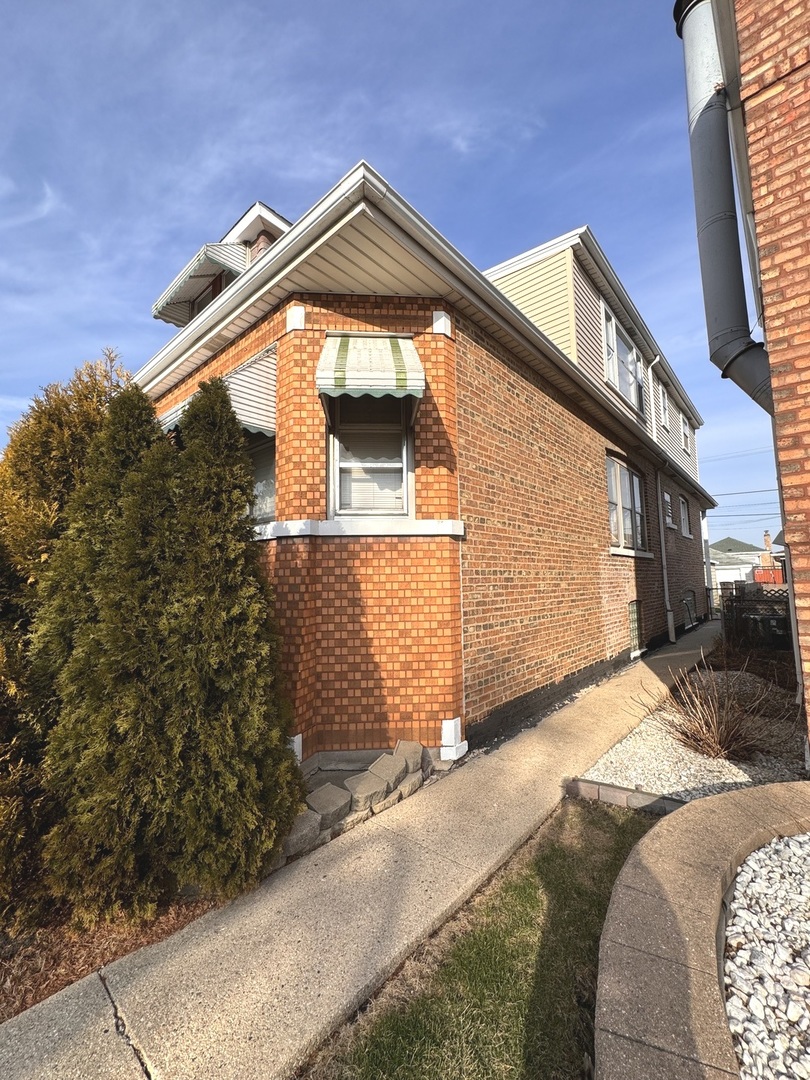 6013 S Kostner Avenue