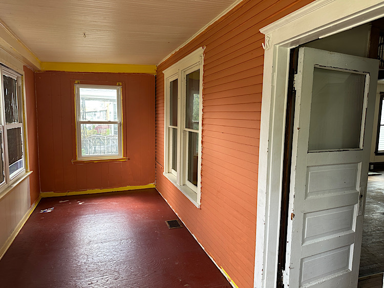 128 S 12th Avenue
