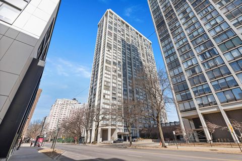 Photo of 5455 N Sheridan Road #3611, Chicago, IL 60640 (MLS # 12580807)