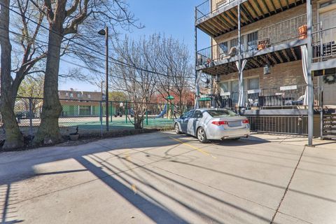 Tiny photo for 4445 N Magnolia Avenue #3, Chicago, IL 60640 (MLS # 12617321)