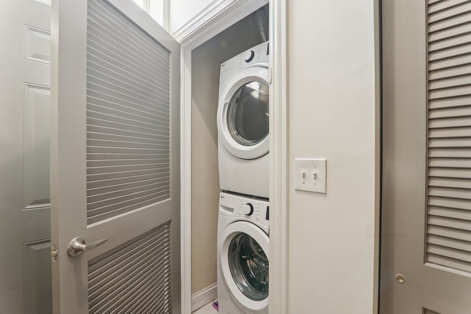 4445 N Magnolia Avenue 3