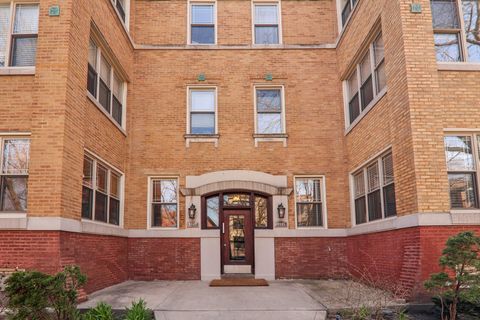 Tiny photo for 4445 N Magnolia Avenue #3, Chicago, IL 60640 (MLS # 12617321)