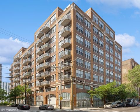 Photo of 933 W Van Buren Street #823, Chicago, IL 60607 (MLS # 12654512)