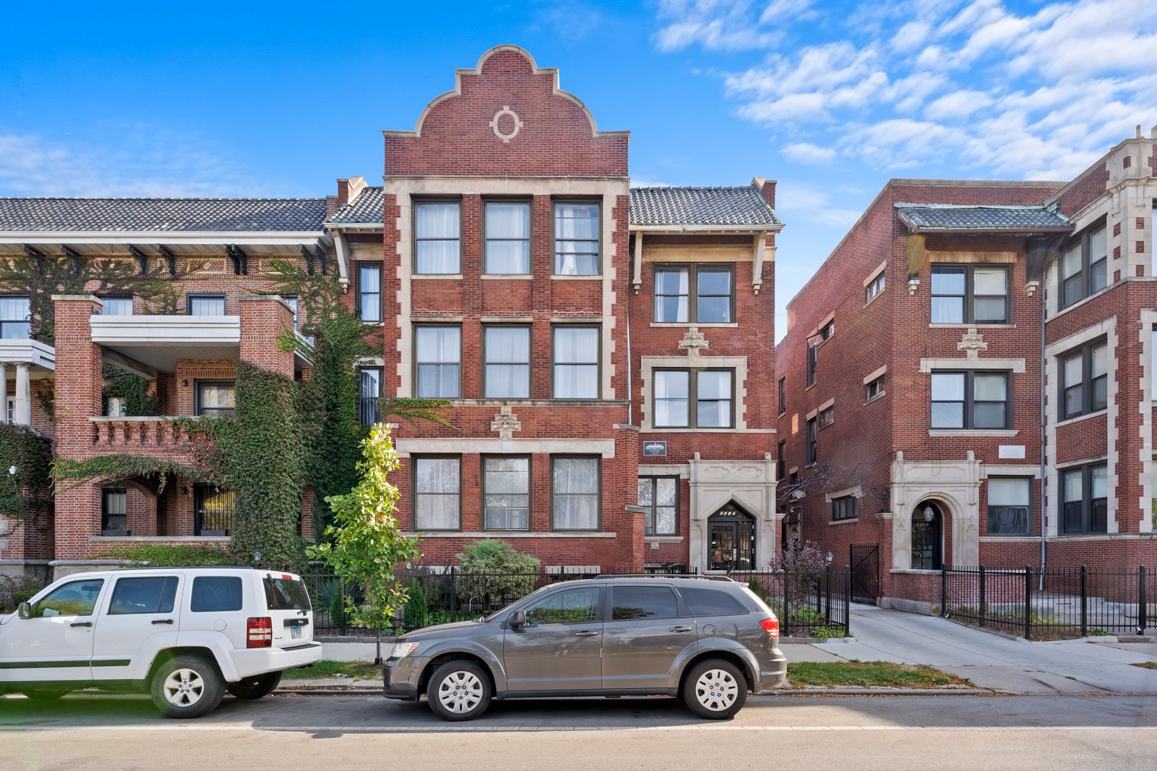 5011 S Drexel Boulevard, Chicago, IL, 60615 1 5011 S Drexel Boulevard