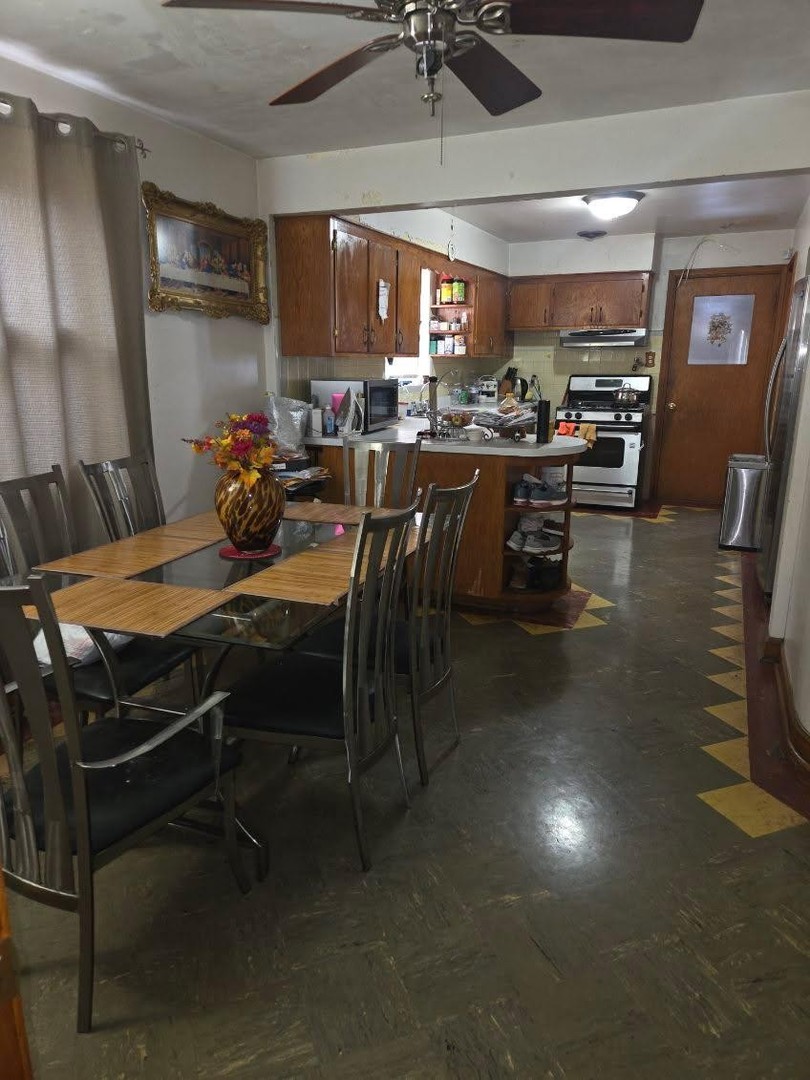 7252 S Francisco Avenue S