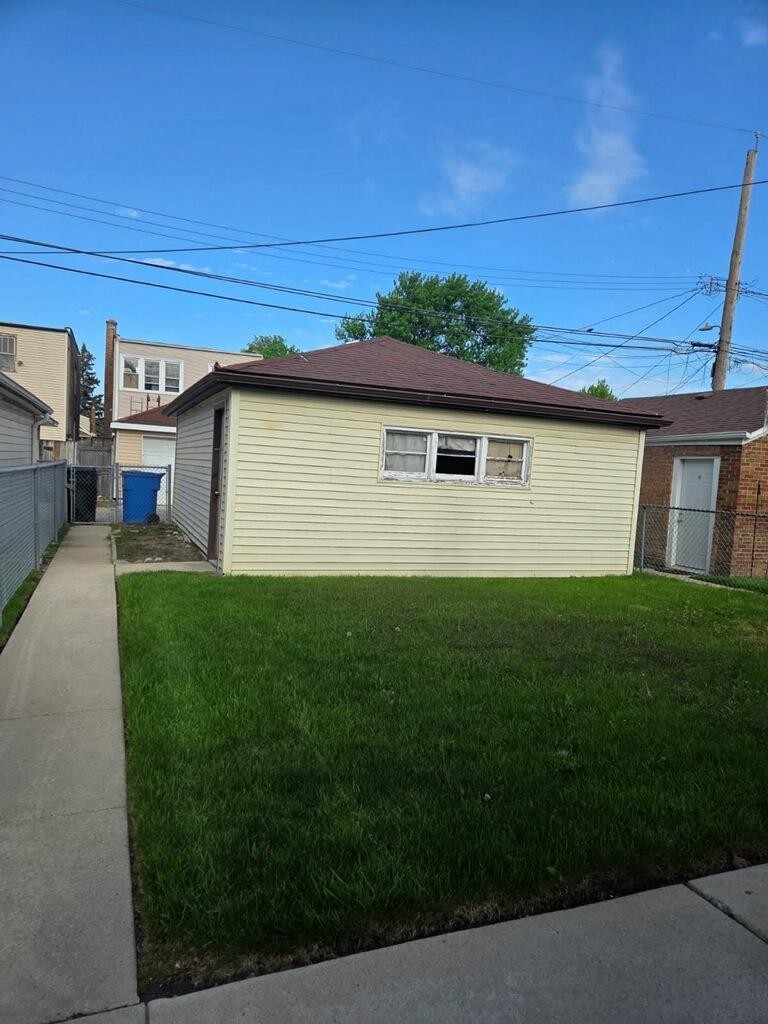 7252 S Francisco Avenue S