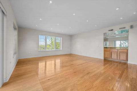 Tiny photo for 640 Robert York Avenue #303, Deerfield, IL 60015 (MLS # 12630419)