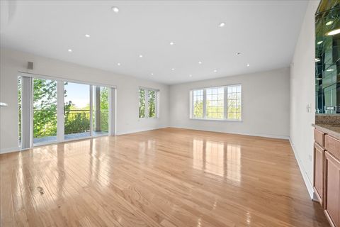 Tiny photo for 640 Robert York Avenue #303, Deerfield, IL 60015 (MLS # 12630419)