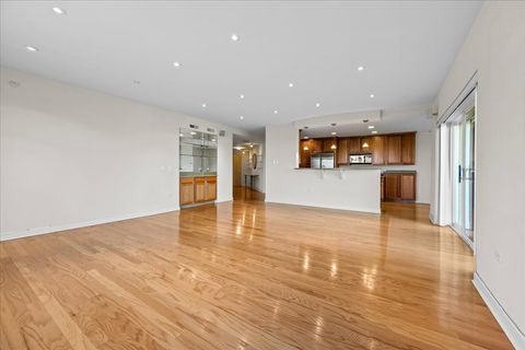 Tiny photo for 640 Robert York Avenue #303, Deerfield, IL 60015 (MLS # 12630419)