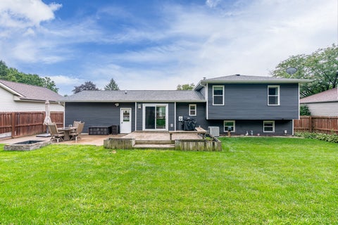 Tiny photo for 2702 W 46th Street, Davenport, IA 52806 (MLS # 12773936)