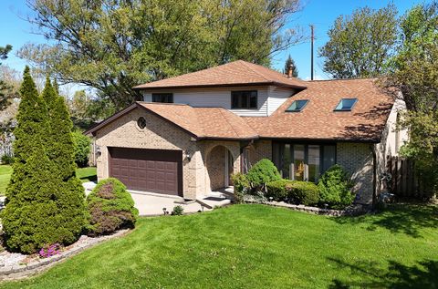 Photo of 160 Aster Lane, Hoffman Estates, IL 60169 (MLS # 12644043)