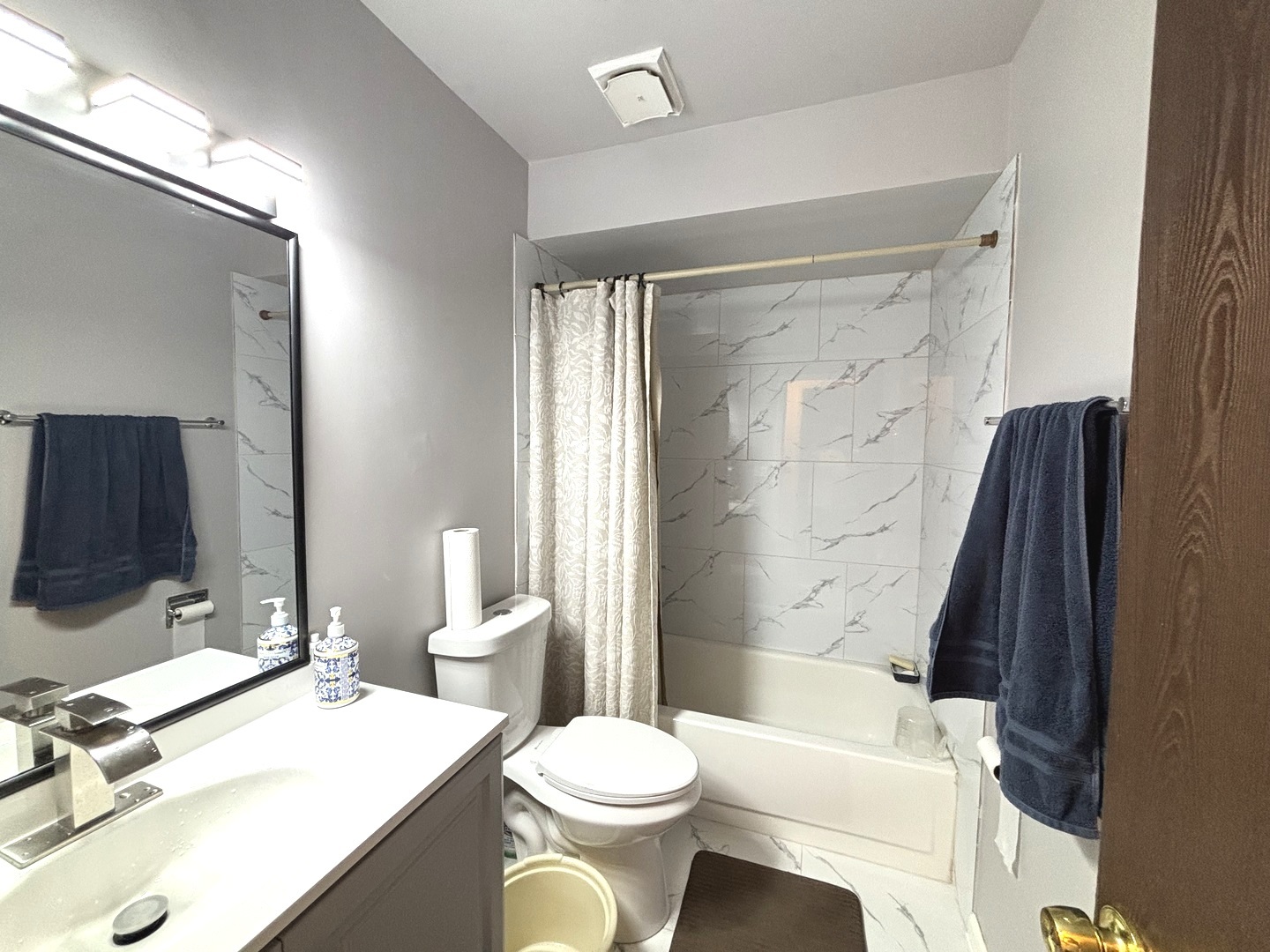 Properties 3 495 McHENRY Road 1B