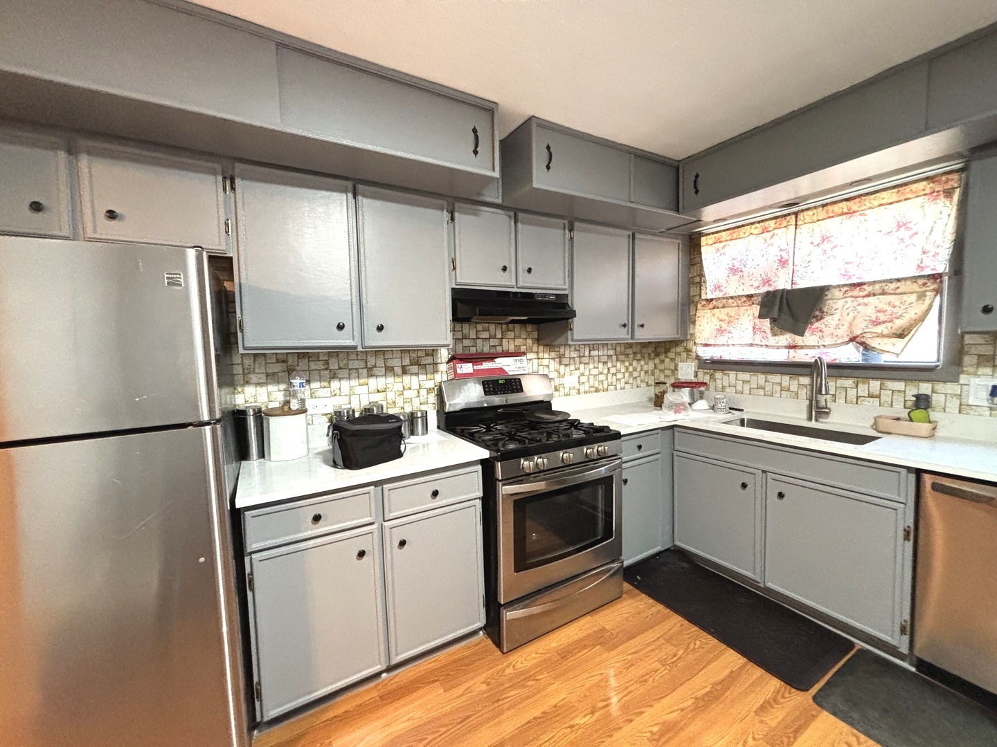 Properties 2 495 McHENRY Road 1B