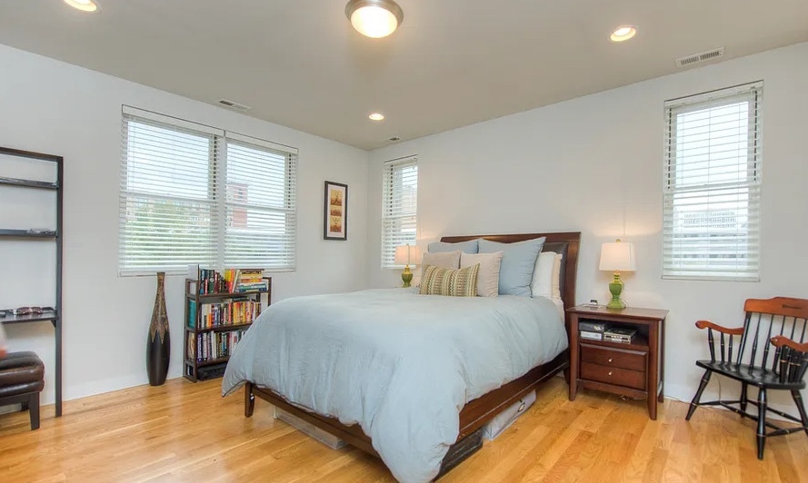 693 N Peoria Street 3S