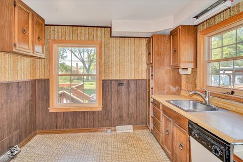 Tiny photo for 1816 Manchester Avenue, Westchester, IL 60154 (MLS # 12492073)