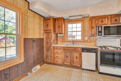 Tiny photo for 1816 Manchester Avenue, Westchester, IL 60154 (MLS # 12492073)