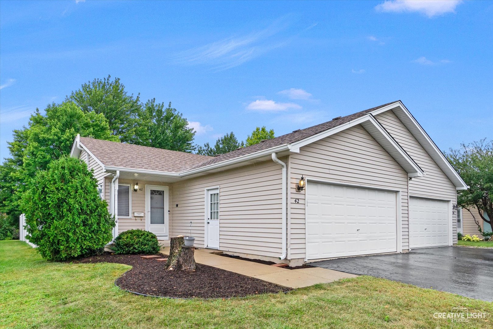 View North Aurora, IL 60542 townhome