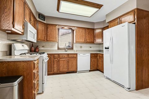 Tiny photo for 1007 Pearson Drive, Joliet, IL 60435 (MLS # 12533947)