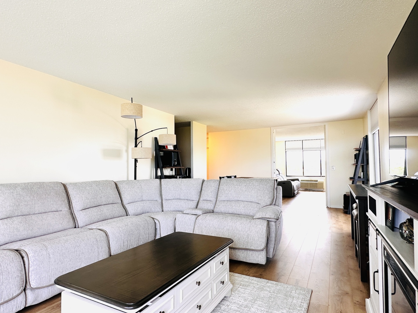 3100 S King Drive 601