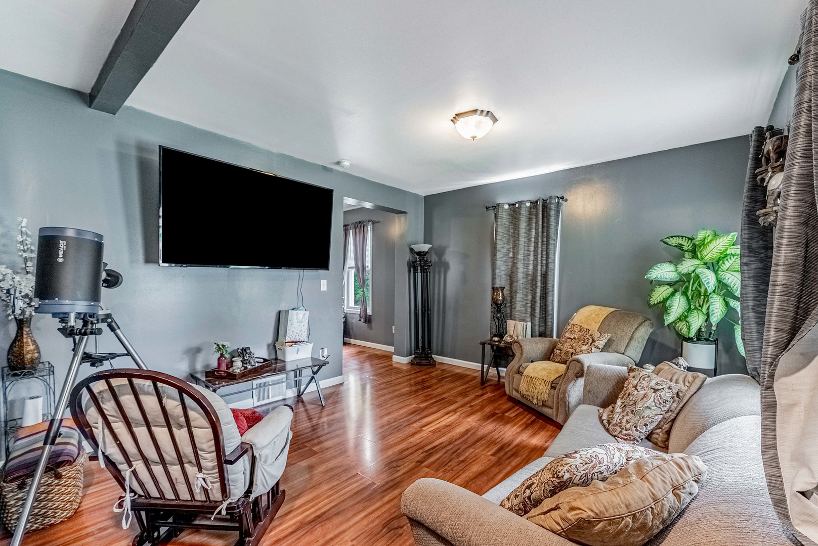 Properties 3 408 Gardner Street
