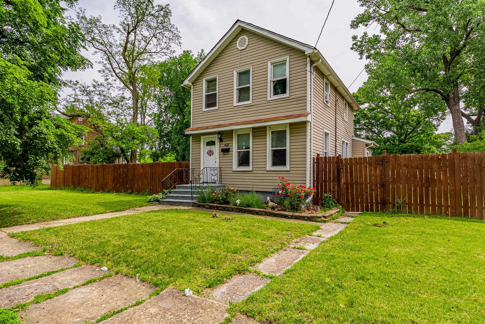 Properties 1 408 Gardner Street
