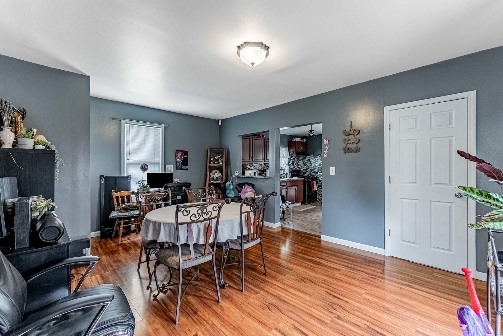 Properties 4 408 Gardner Street