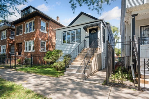 Photo of 8613 S Colfax Avenue, Chicago, IL 60617 (MLS # 12713028)