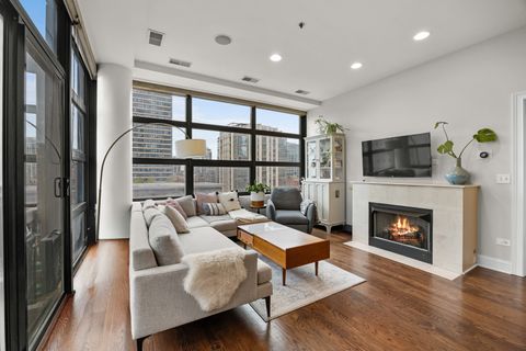 Tiny photo for 101 W Superior Street #906, Chicago, IL 60654 (MLS # 12487418)