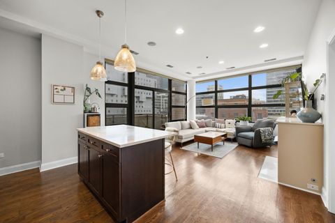 Tiny photo for 101 W Superior Street #906, Chicago, IL 60654 (MLS # 12487418)