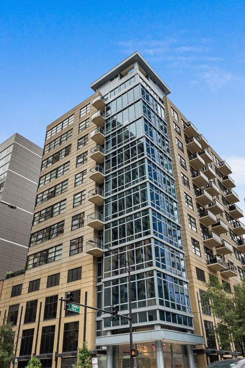 Photo of 101 W Superior Street #906, Chicago, IL 60654 (MLS # 12487418)