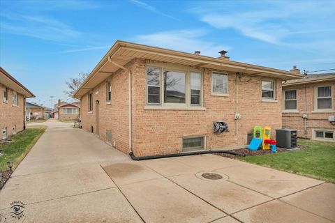 Tiny photo for Evergreen Park, IL 60805 (MLS # 12588568)